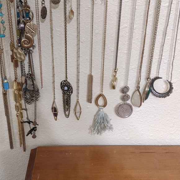 Pendant necklaces - Picture 3 of 3